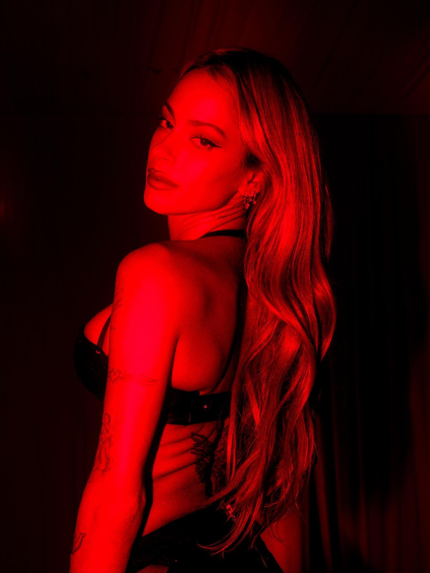 Tini Stoessel, cantora e noiva de Rodrigo de Paul, conta com mais de 21 milhões de seguidores nas redes sociais e fatura cerca de 187 mil euros por conteúdo