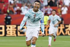Cristiano Ronaldo tornou-se no jogador mais velho de sempre a marcar em fases a eliminar de Mundiais