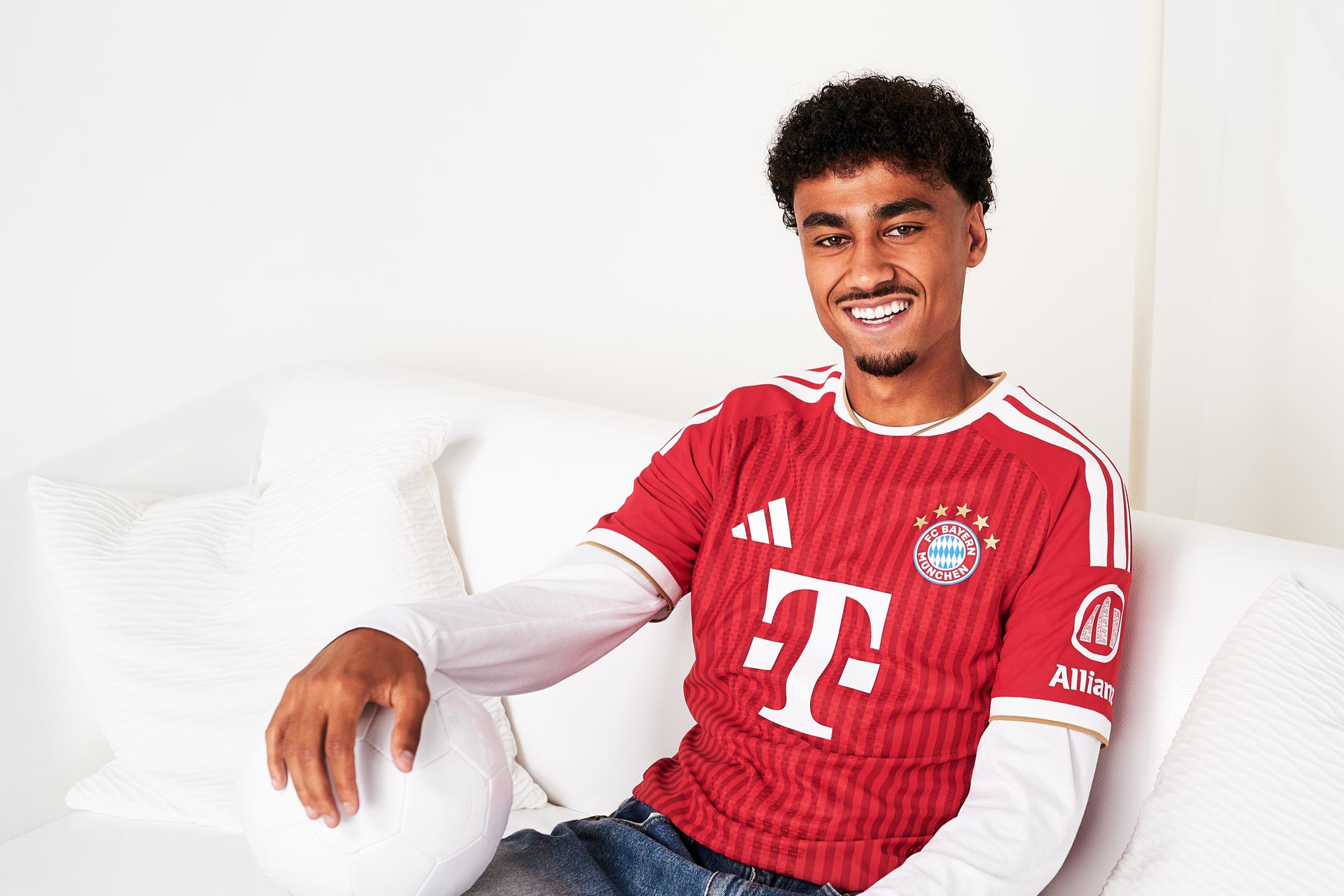 Nathaniel Brown, internacional alemão ex-Frankfurt e reforço do Bayern - Foto: Bayern