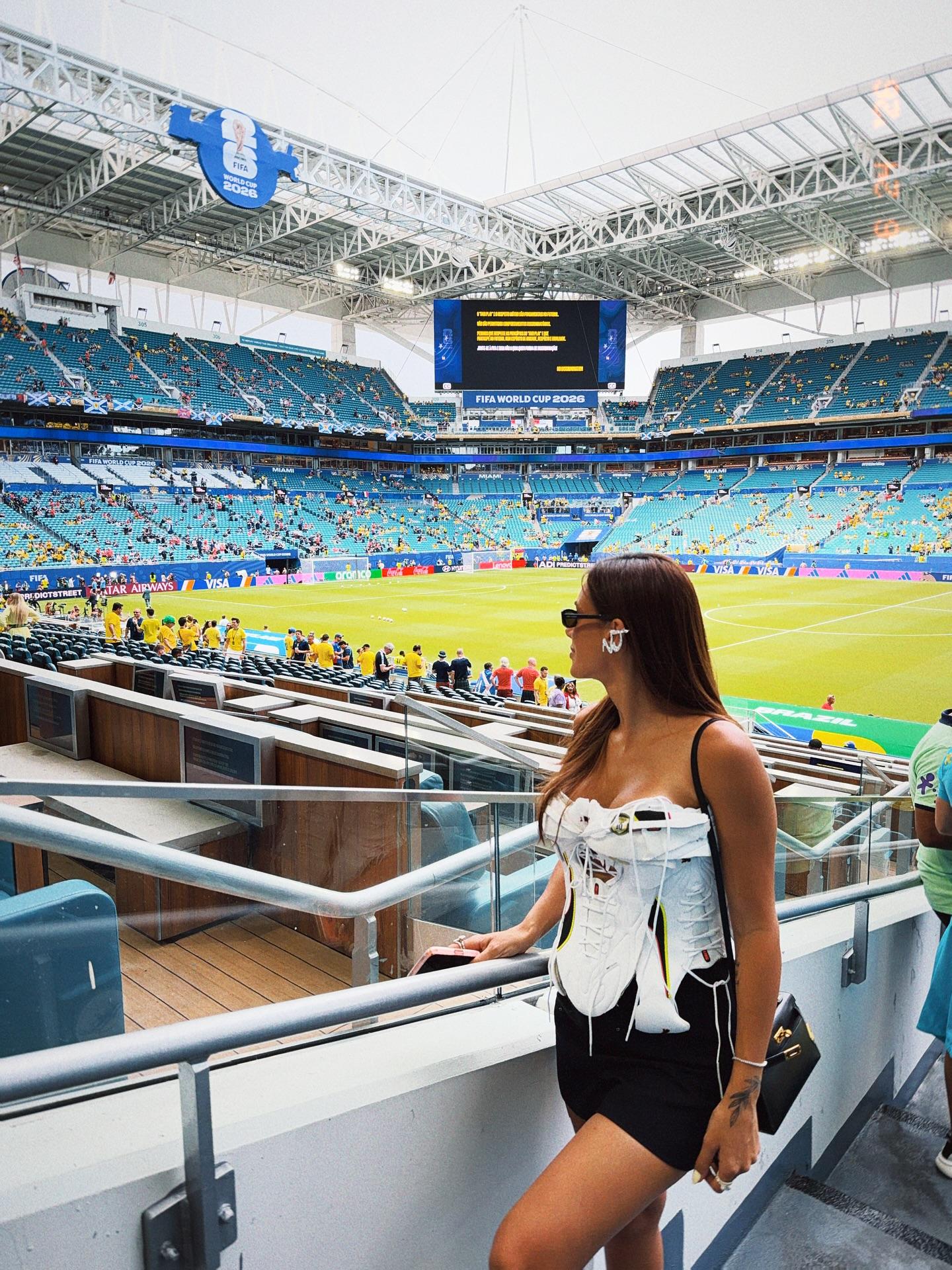 Bruna Biancardi, esposa de Neymar e criadora de conteúdos, soma mais de 15 milhões de seguidores e fatura até 131 mil euros por publicação