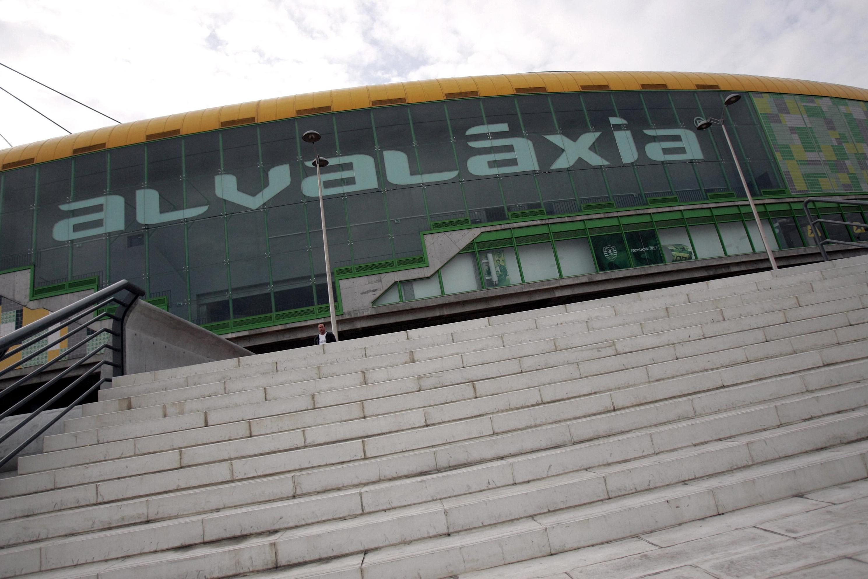 Em agosto de 2025 o Sporting anunciou a conclusão da compra do centro comercial Alvaláxia, situado no lado nascente do Estádio José Alvalade - Foto: A BOLA