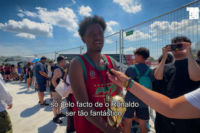 Sobreviveu à guerra na Somália inspirado «na força e coragem» de Ronaldo
