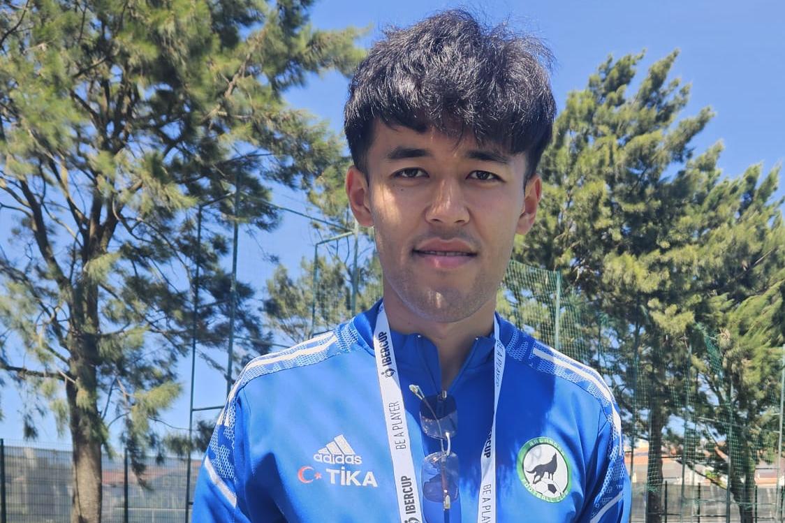 Dastan Zhenisbek, treinador do FC Arlandar, do Cazaquistão
Foto: IberCup