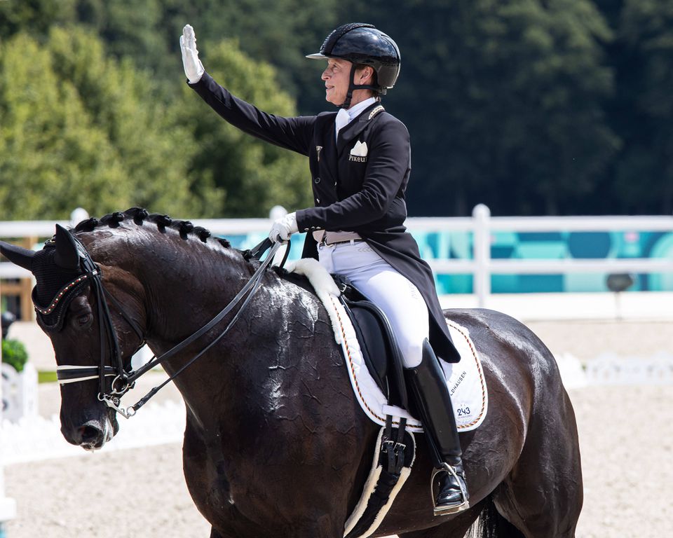 Paris 2024: cavaleira alemã conquista 13.ª medalha... aos 55 anos!