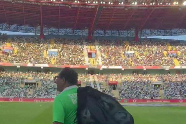 Paulinho inicia nova época e é... ovacionado