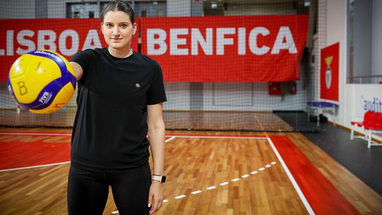 Veronika Djokic assina pelo Benfica