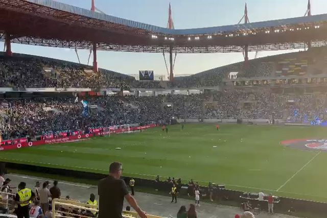 Grande ambiente no estádio antes do início da Supertaça
