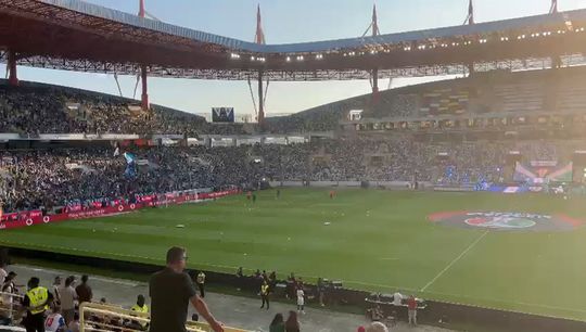 Grande ambiente no estádio antes do início da Supertaça