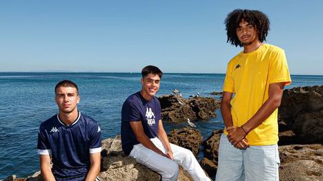 Estoril apresenta trio de reforços para os sub-23