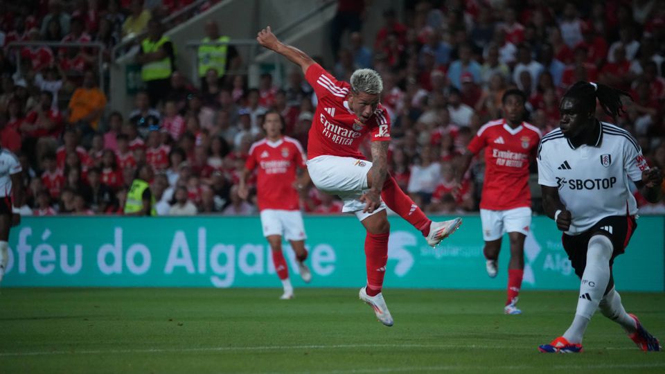 Foto: no Benfica não existe rivalidade entre Argentina e Brasil