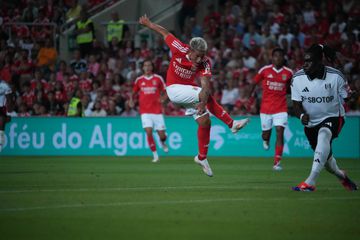 Foto: no Benfica não existe rivalidade entre Argentina e Brasil