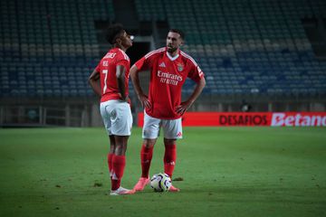 Benfica: em Nápoles há acordo por Neres