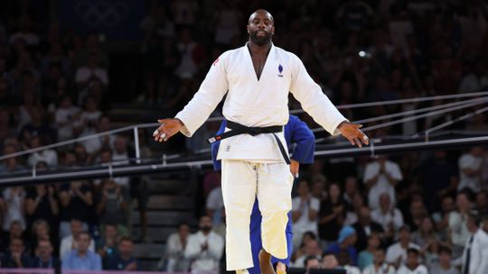 Paris 2024: França e Japão dominam judo no dia da coroação de Teddy Riner