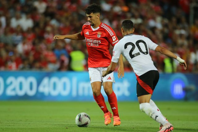 Benfica: Tomás Araújo sofreu traumatismo na perna esquerda