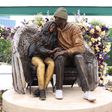 Lakers inauguram estátua em homenagem a Kobe Bryant e filha