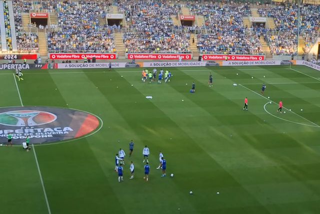 Plantel do FC Porto já aquece