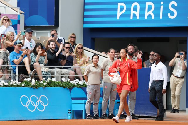 Paris 2024: Chinesa Zheng Qinwen conquista ouro no torneio olímpico de ténis