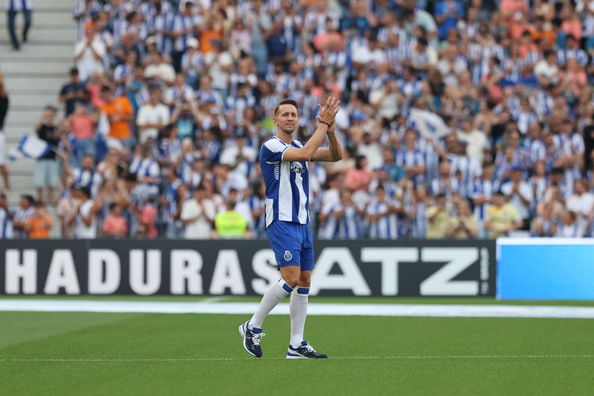 De Jong anunciado de surpresa no Dragão como reforço do FC Porto (Catarina Morais)
