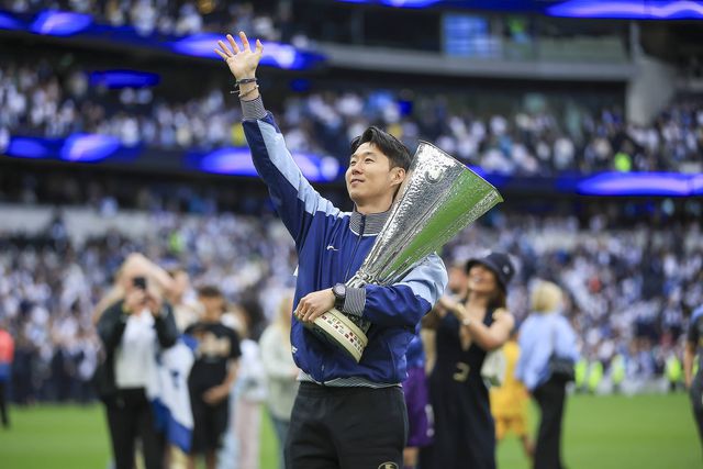 Son confirmou saída do Tottenham