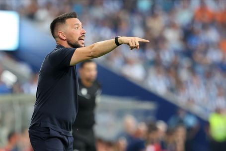 Francesco Farioli, treinador do FC Porto, quer entrar na Liga com o pé direito (Catarina Morais/Kapta+)