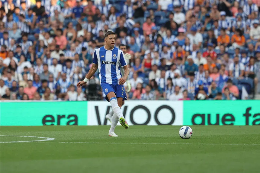 Dragão em êxtase! Bednarek em CHOQUE