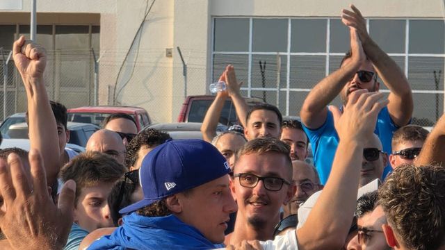 David Luiz recebido em grande no Chipre (vídeo)