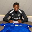 Mercado oficial: Chelsea anuncia prodígio neerlandês para a defesa