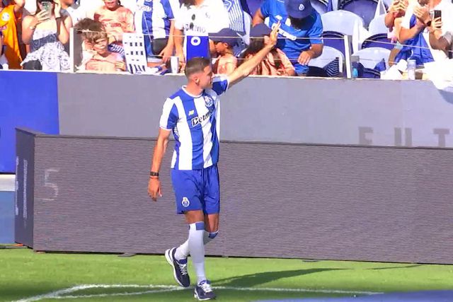 A apresentação dos jogadores do FC Porto, com uma grande surpresa