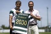 Maxi Araújo prolongou vínculo com os leões - Foto: SPORTING CP