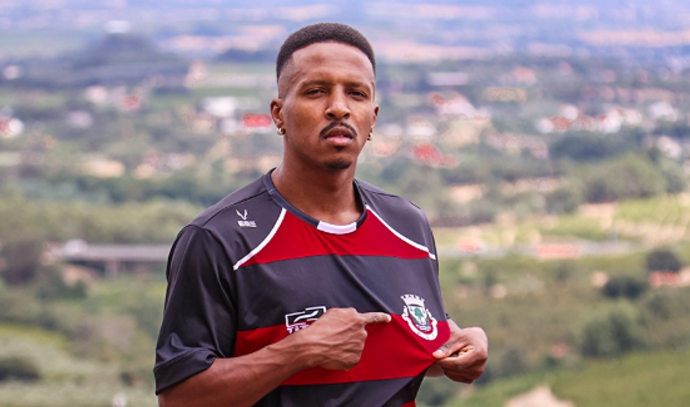 Peléh com a camisola do Fundão. Foto: Fundão