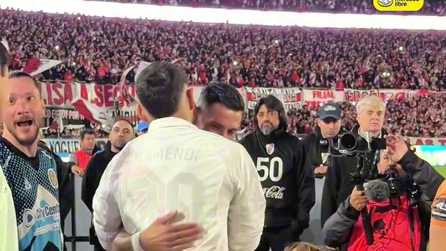 Tanto Benfica neste abraço entre históricos na Argentina!