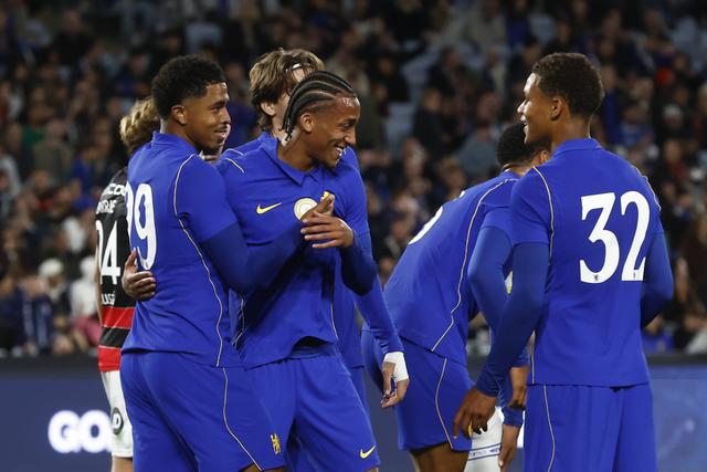 42 (!) jogadores e nem à Europa vai: plantel do Chelsea parece que não acaba (fotos)