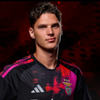 Sudakov com a terceira camisola do Benfica - Foto: Benfica