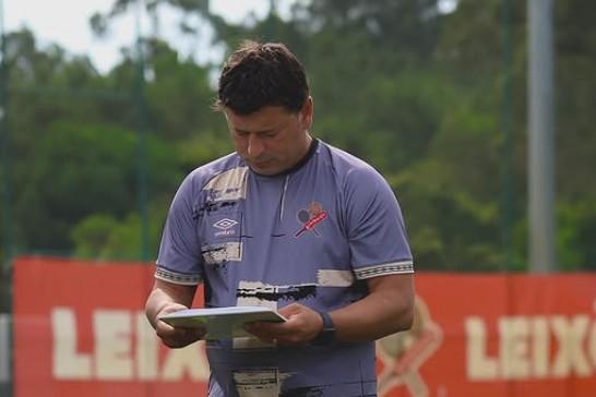 Carlos Fangueiro continua ao leme do Leixões e é um dos portadores da mística do clube — Foto: Leixões