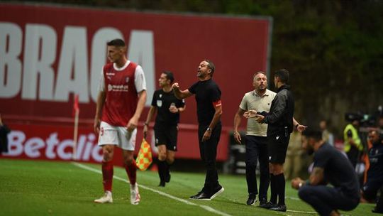 Artur Jorge fala do jogo e da expulsão: «Não fui mal-educado»