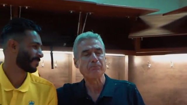 Houve festa no balneário do Al Nassr no aniversário de Luís Castro