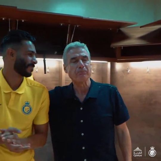 Houve festa no balneário do Al Nassr no aniversário de Luís Castro