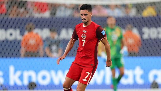 Eustáquio titular pelo Canadá