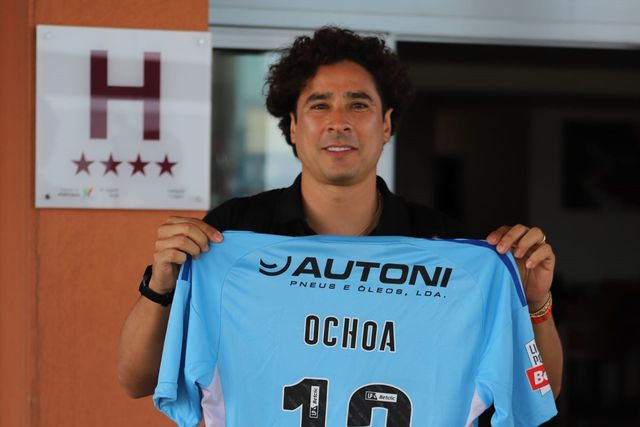 Ochoa usa o 13 na camisola no Aves SAD