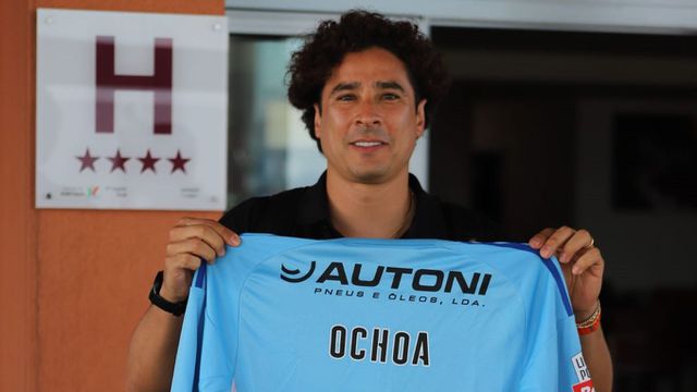 Ochoa usa o 13 na camisola no Aves SAD