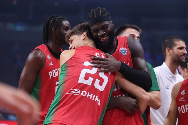 Fantástico! Heróis de Portugal já estão nos 'oitavos' do EuroBasket