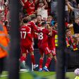 Festejos do Liverpool após o golo de Chiesa