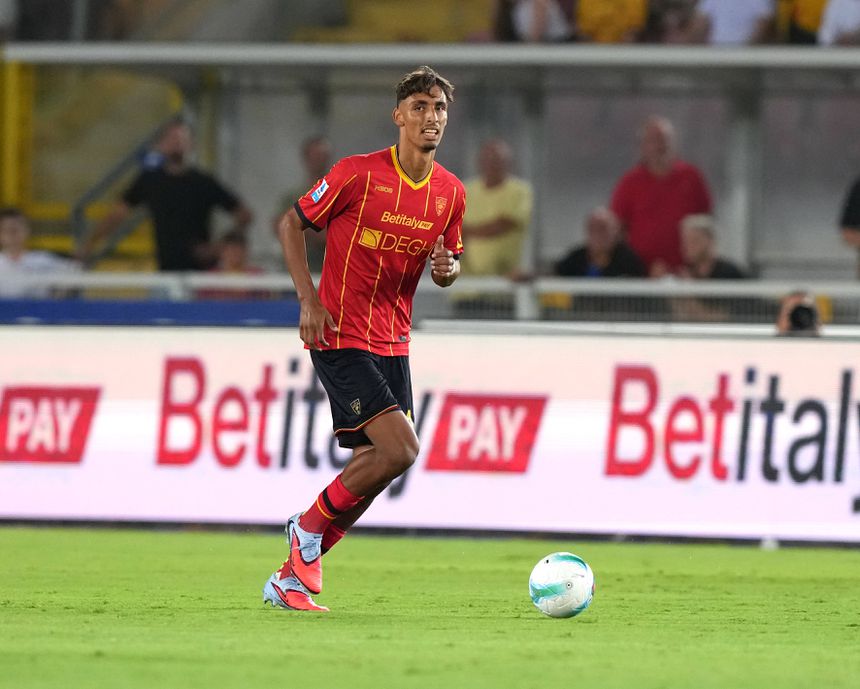 Tiago Gabriel, em ação pelo Lecce, diante do Milan