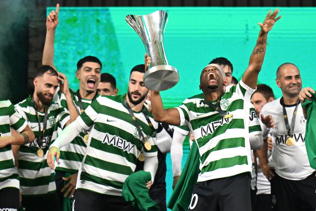 Sporting esmaga Benfica e conquista Supertaça