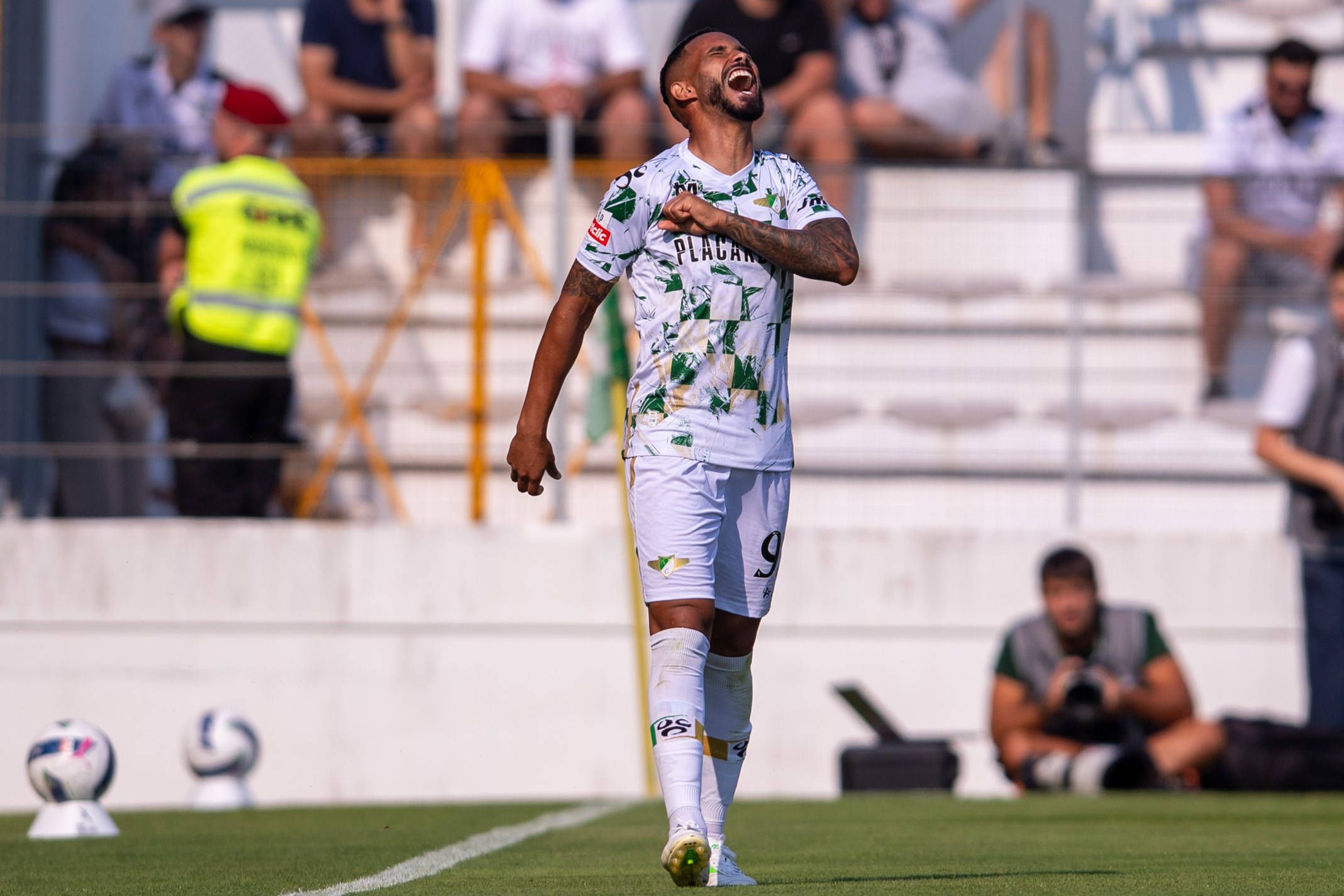 Schettine leva nove golos no campeonato