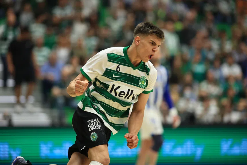 Sporting esmaga Vikings! Kolstad ao tapete