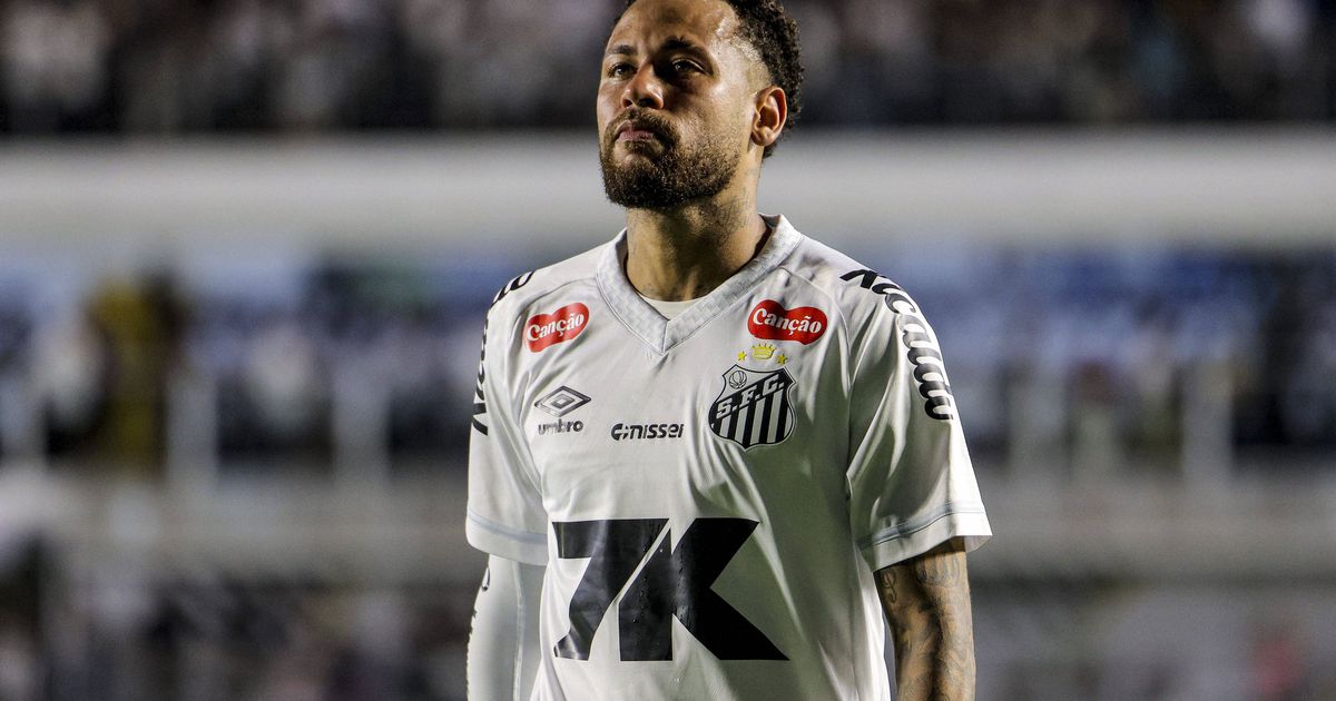Neymar recorre a tratamento inovador com o próprio sangue