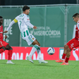 Médio já se despediu dos companheiros e ruma a mais uma aventura no estrangeiro (Foto: Rio Ave)