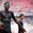 Ismaila Sarr permanece em Londres
