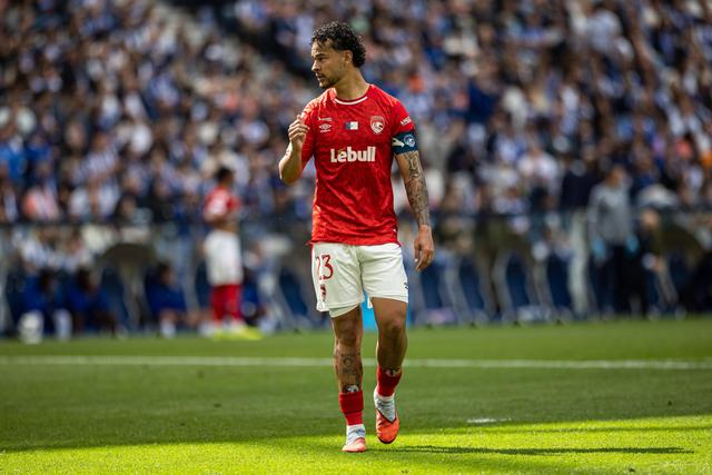 Sidney Lima preparava-se para cumprir a quarta temporada no Santa Clara, mas vai rumar aos sérvios do Partizan